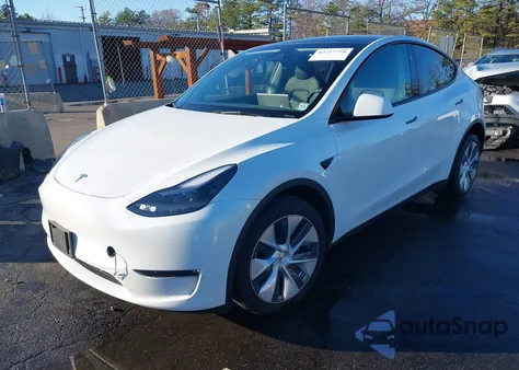 2024 Tesla Model Y Long Range Dual Motor All-Wheel Drive из США, поврежденный, VIN 7SAYGDEE7RA275003